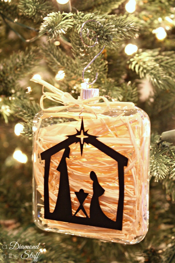 5 Ornaments to Make Using Vinyl | A Diamond in the Stuff
