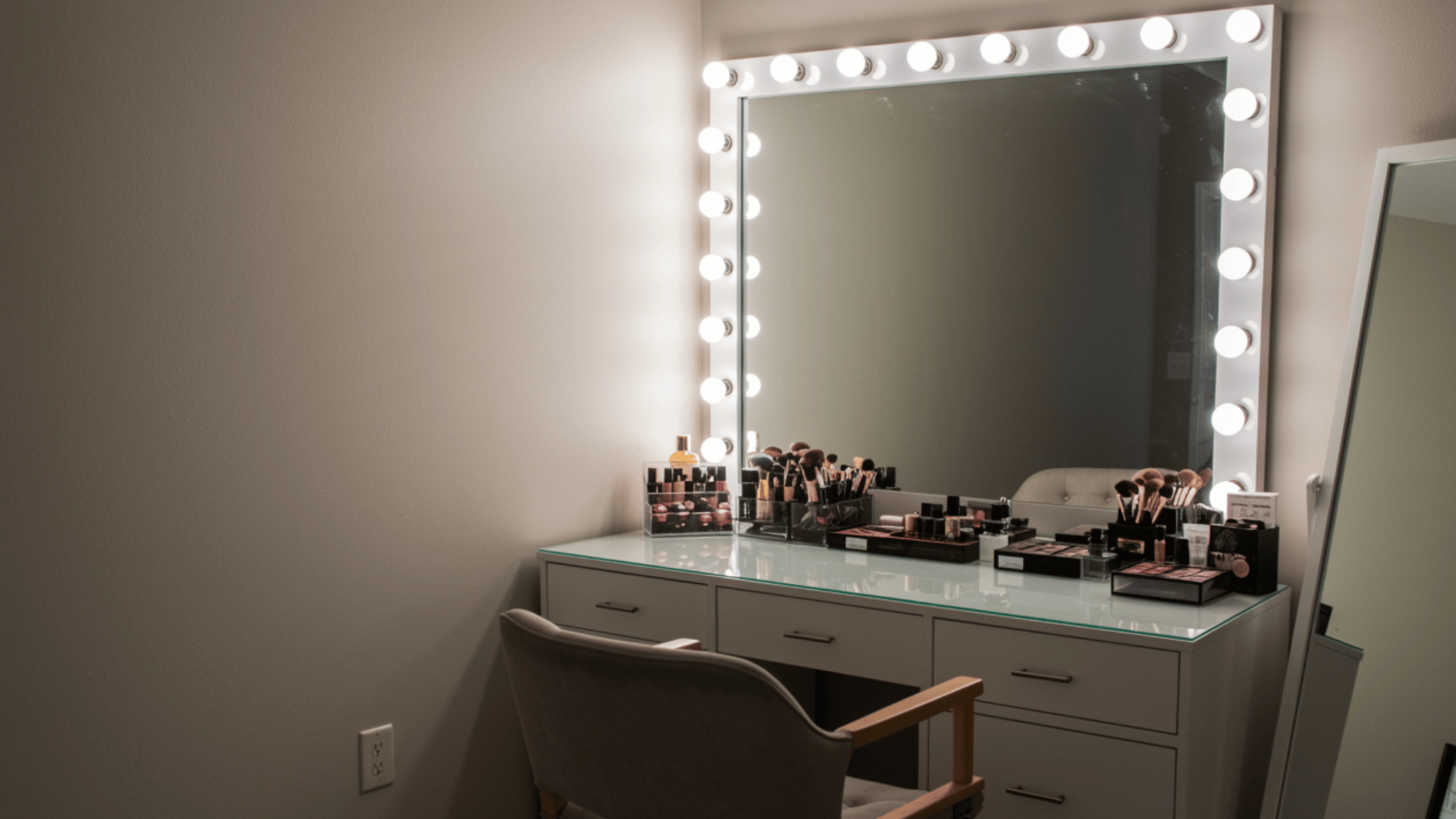 dressing room and makeup vanity