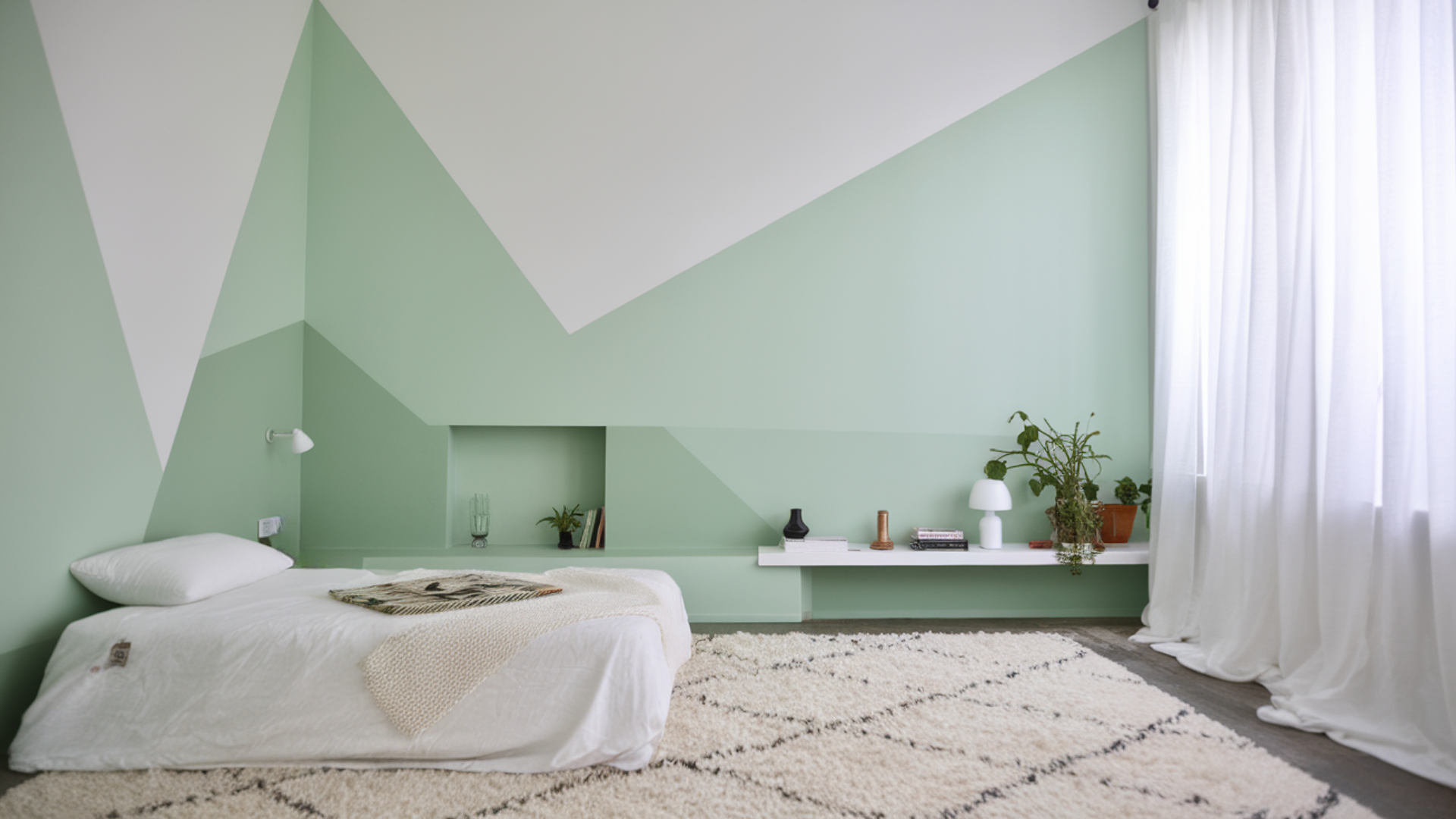 use color blocked walls
